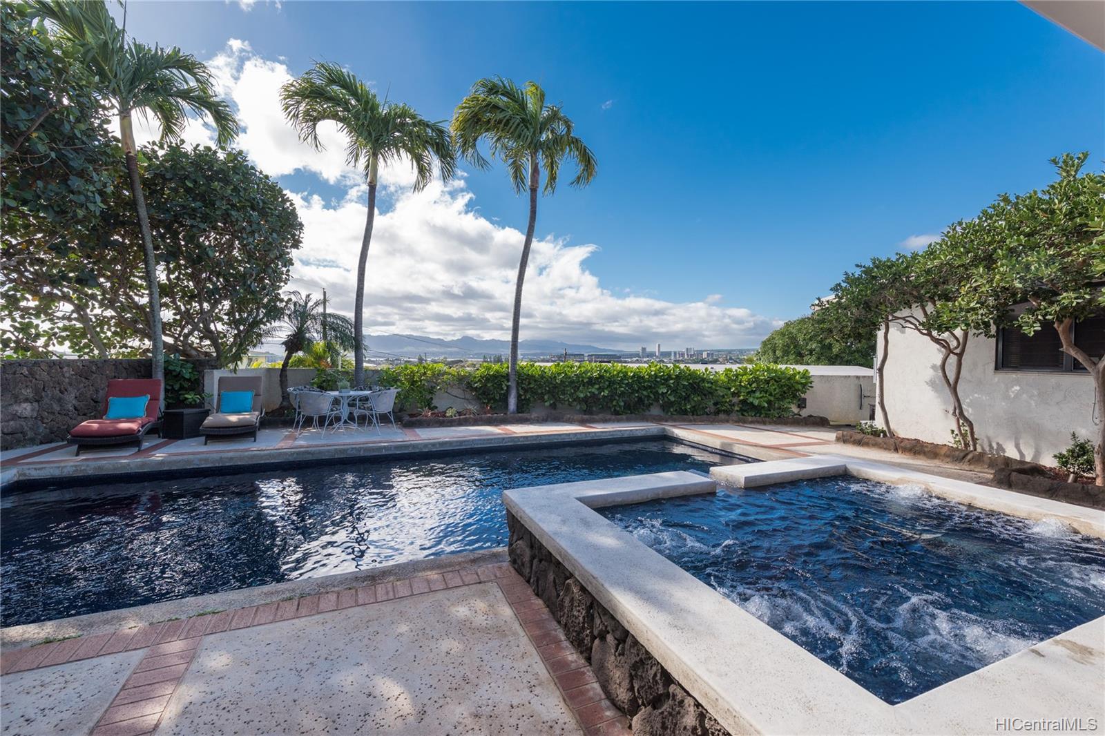 4350 Halupa Street , Honolulu, Hi 96818 Foster Village home PearlCity