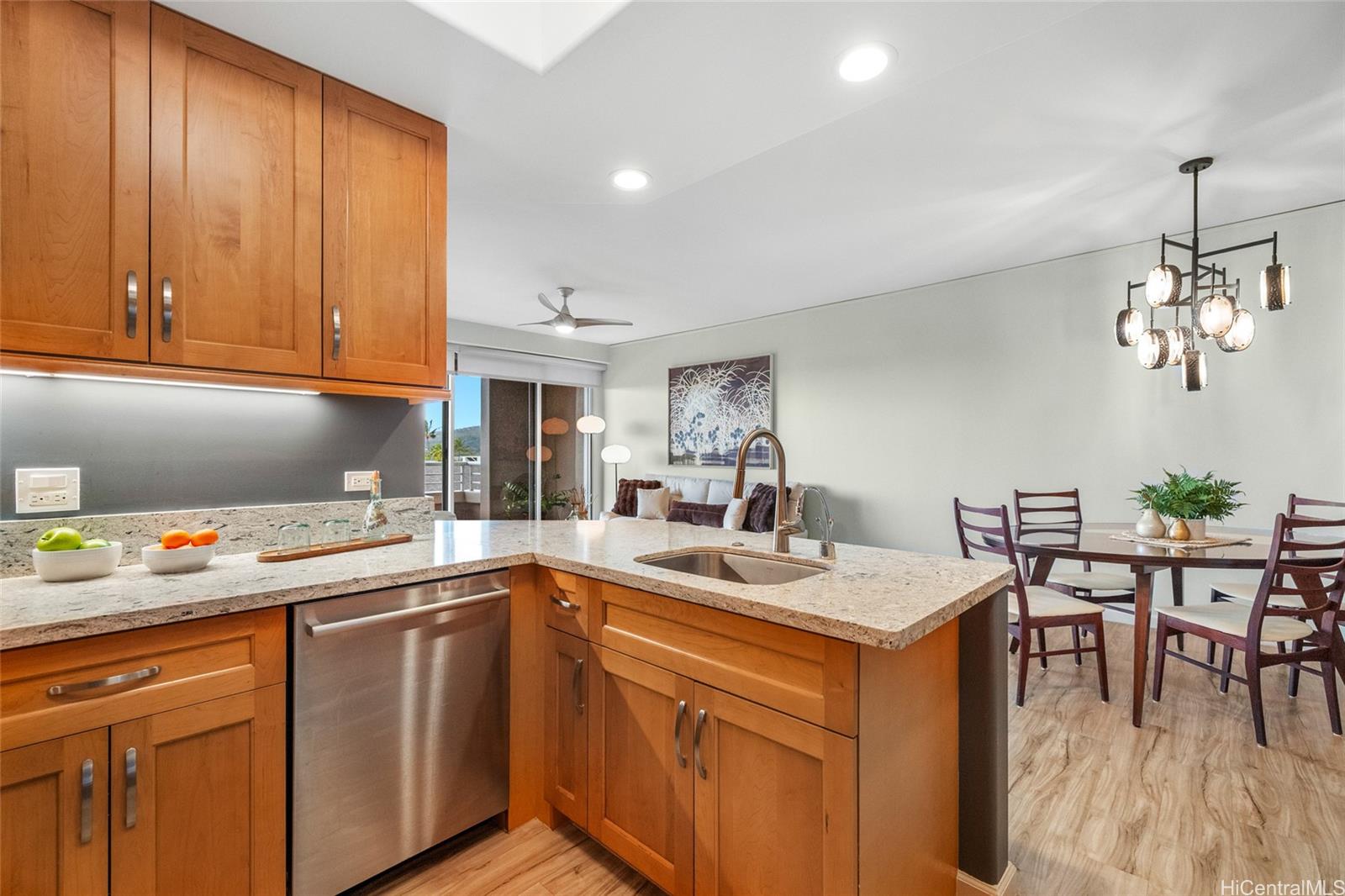 Kalele Kai condo # 1513, Honolulu, Hawaii - photo 7 of 25