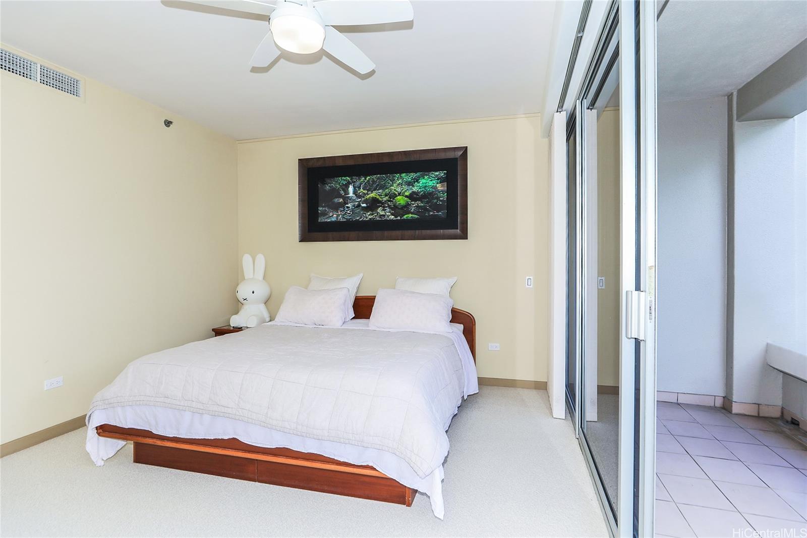 Kalele Kai condo # 2113, Honolulu, Hawaii - photo 14 of 24