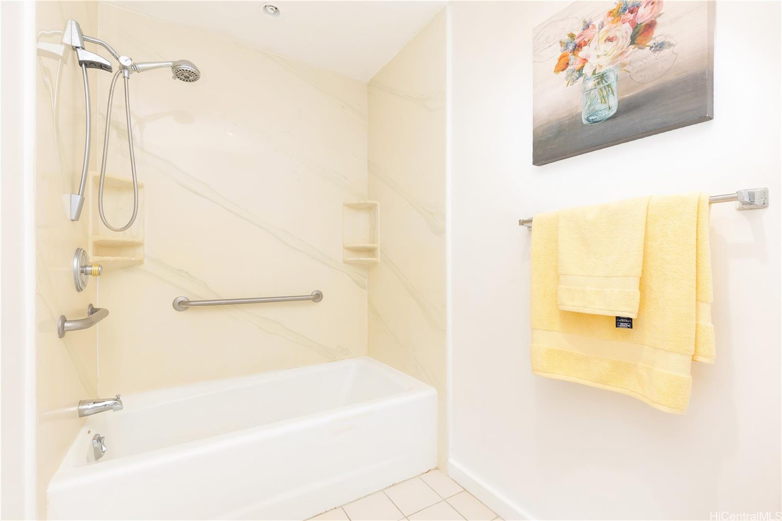 Kalele Kai condo # 2511, Honolulu, Hawaii - photo 13 of 23