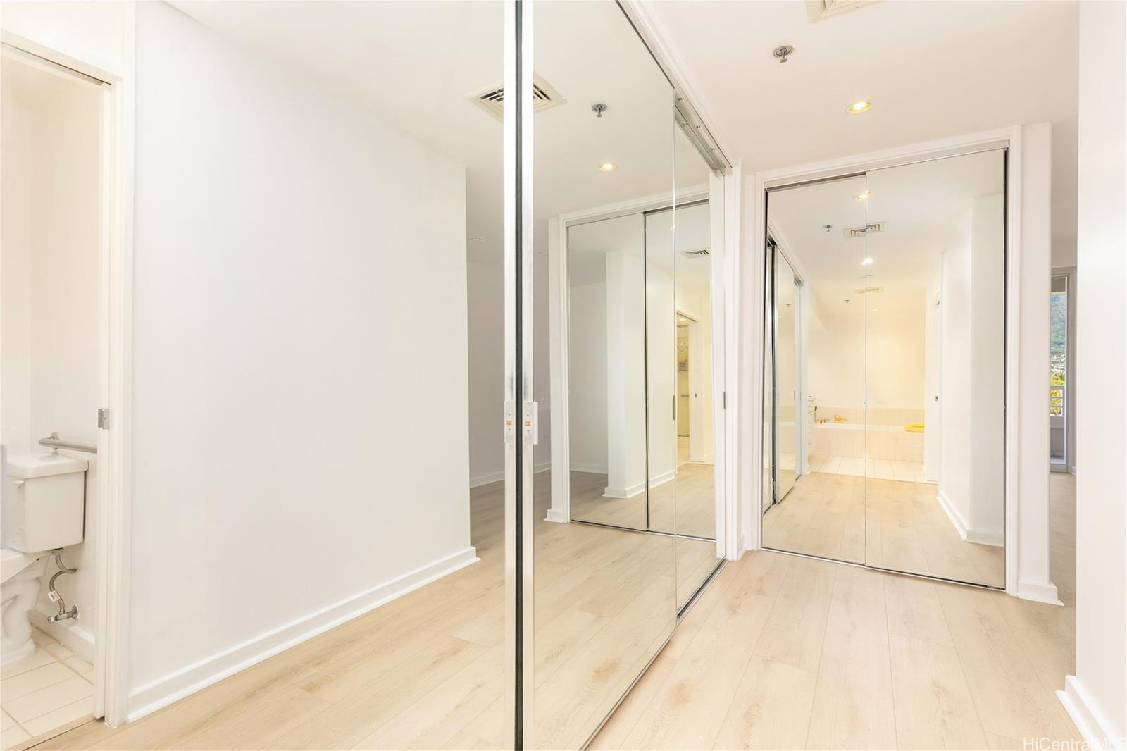 Kalele Kai condo # 2511, Honolulu, Hawaii - photo 14 of 23