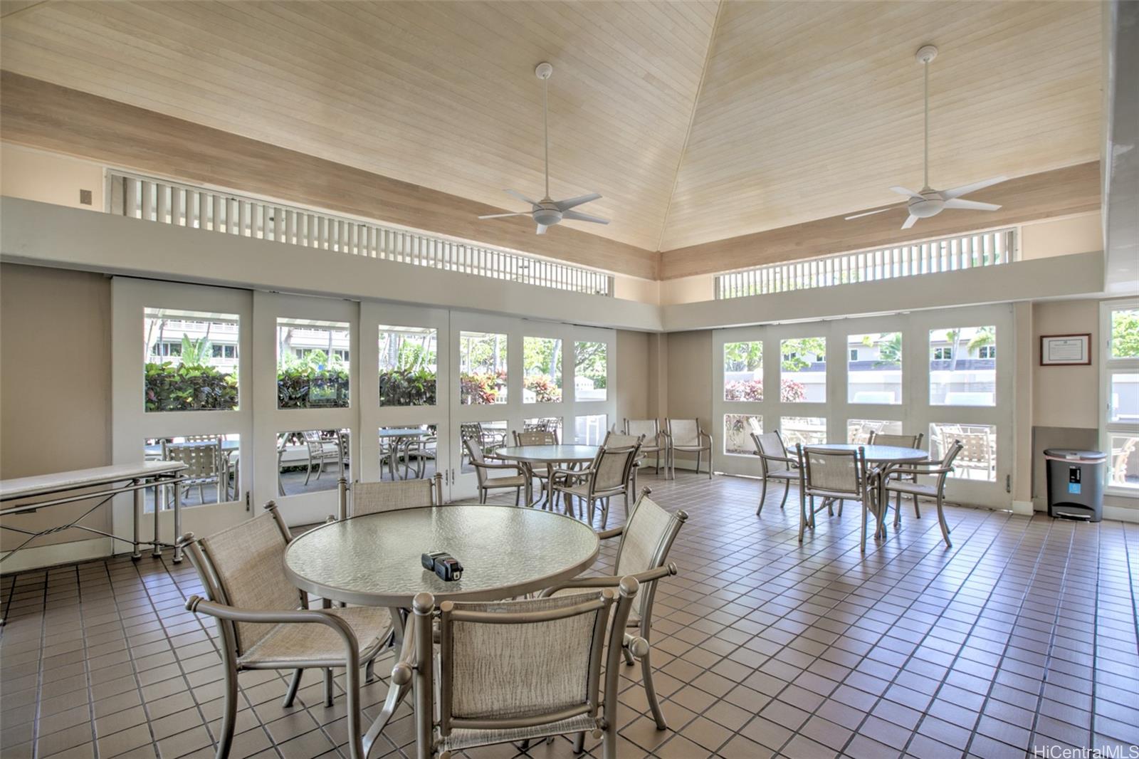 Kalele Kai condo # 3304, Honolulu, Hawaii - photo 20 of 24