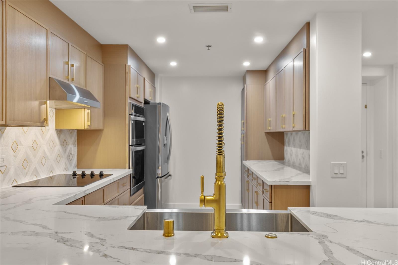 Kalele Kai condo # 3304, Honolulu, Hawaii - photo 5 of 24