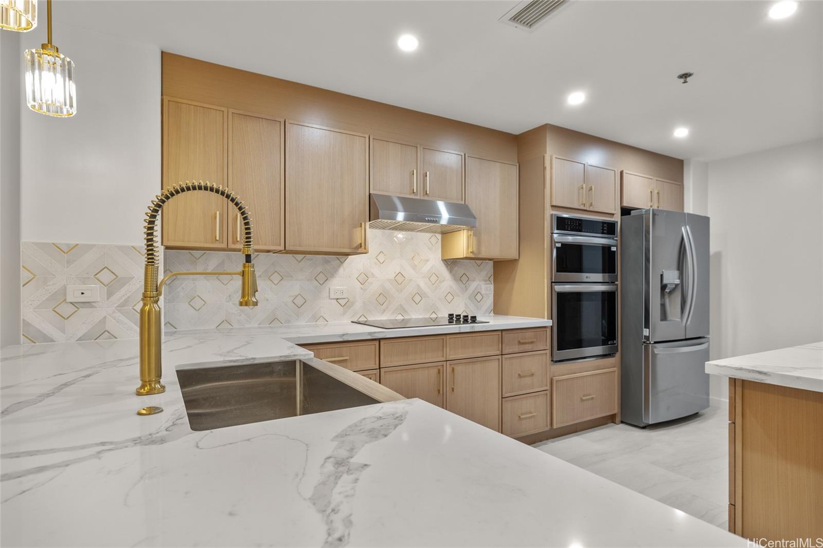 Kalele Kai condo # 3304, Honolulu, Hawaii - photo 6 of 24