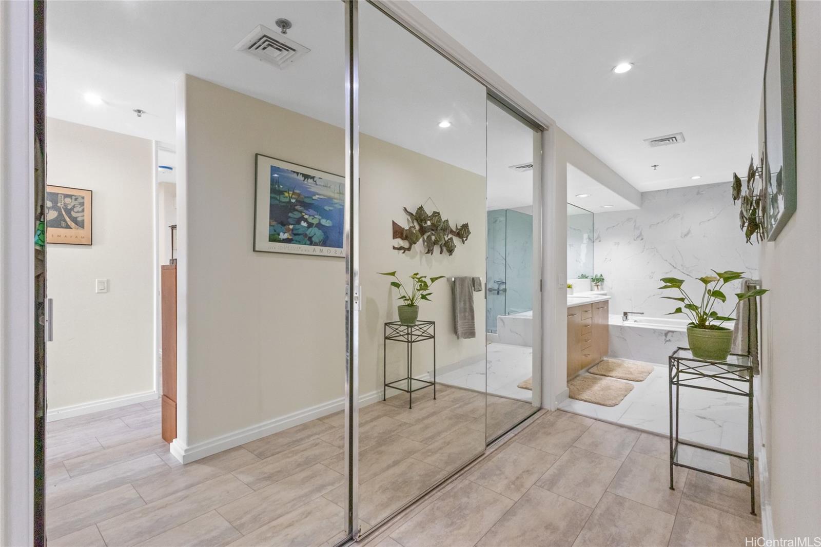 Kalele Kai condo # 3310, Honolulu, Hawaii - photo 11 of 22