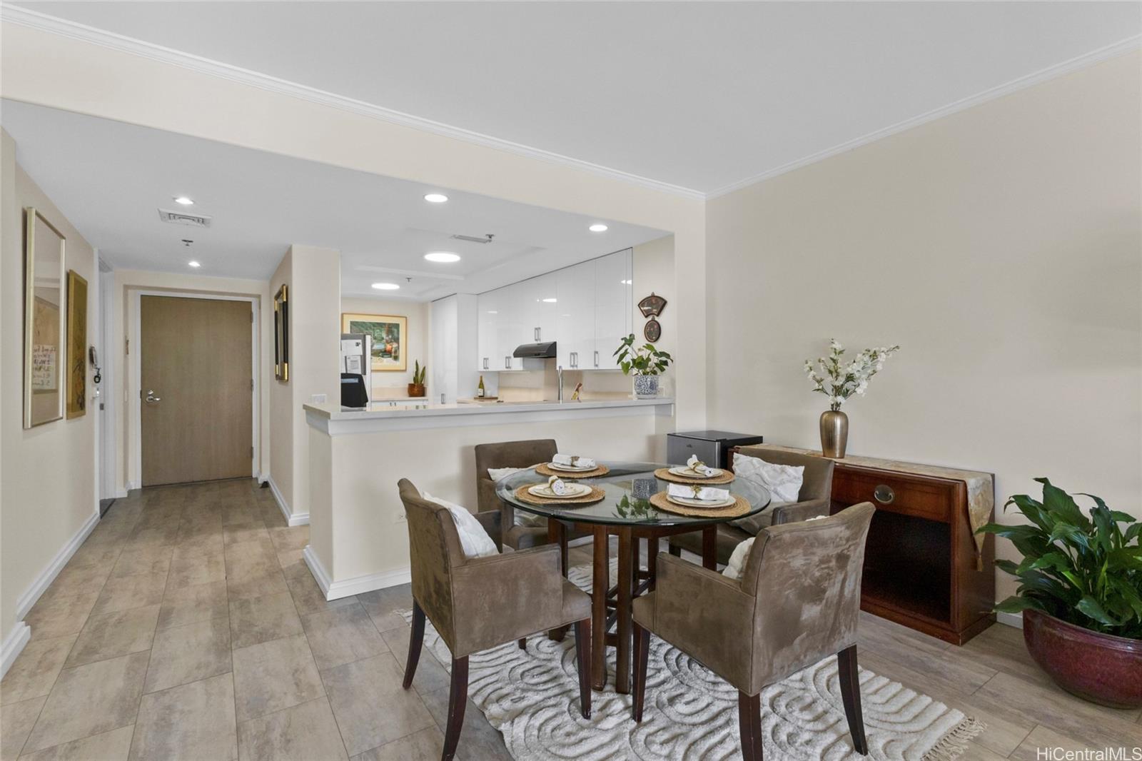 Kalele Kai condo # 3310, Honolulu, Hawaii - photo 4 of 22