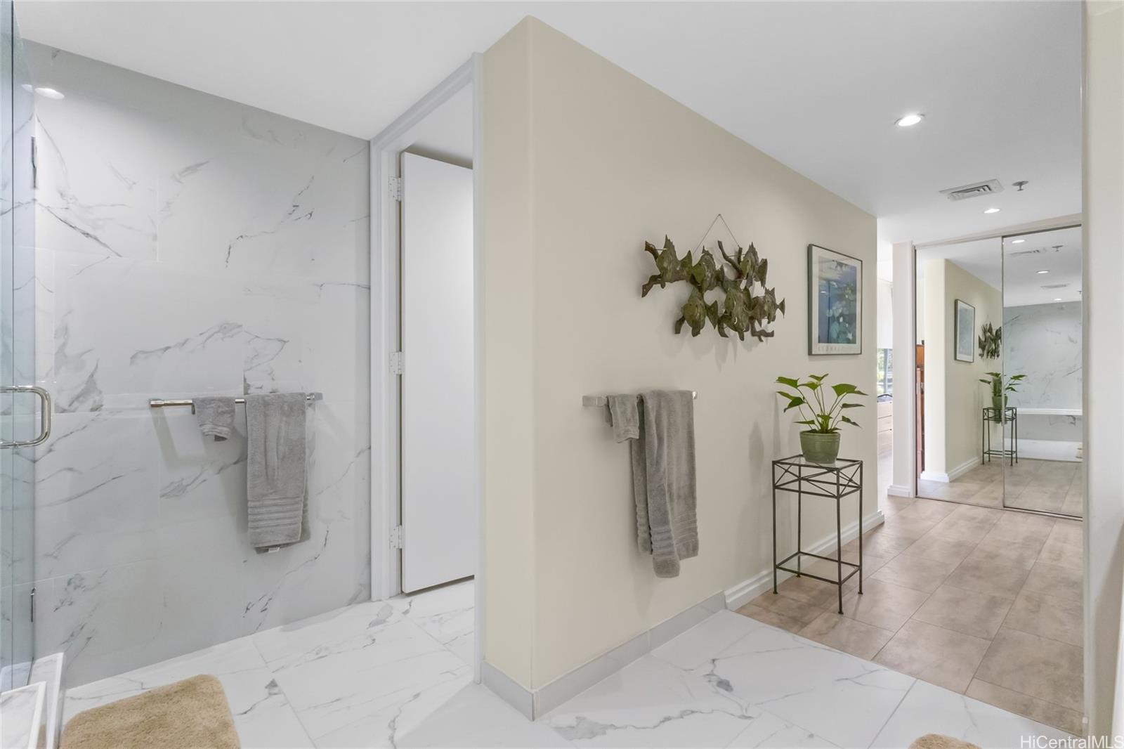 Kalele Kai condo # 3310, Honolulu, Hawaii - photo 10 of 22