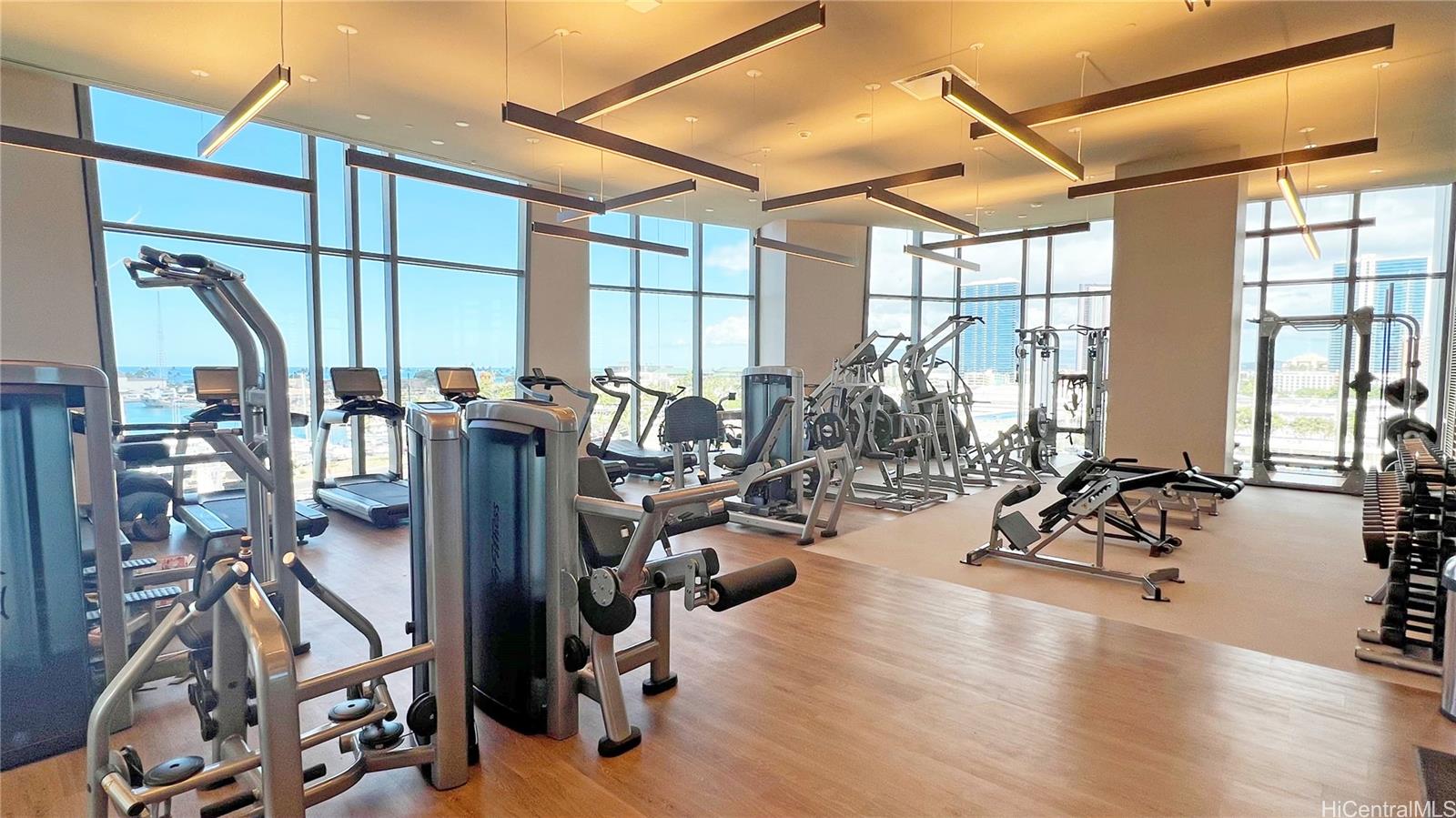 1000 Auahi St Honolulu - Rental - photo 11 of 22