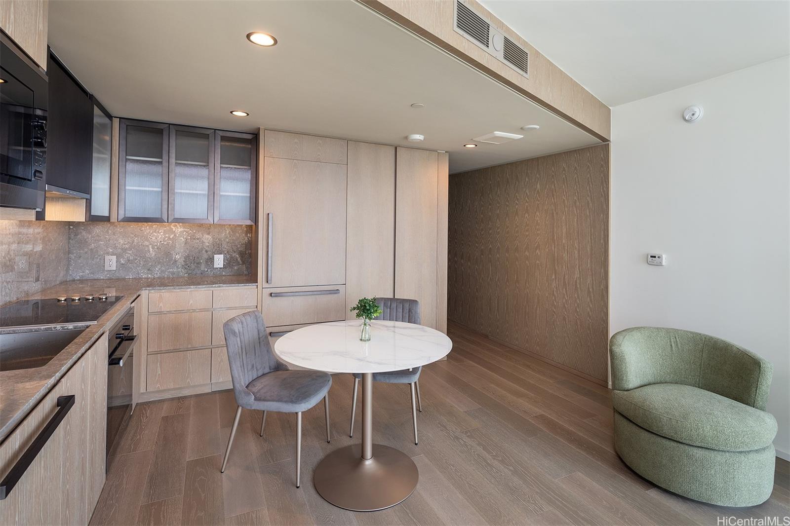 1000 Auahi St Honolulu - Rental - photo 6 of 25