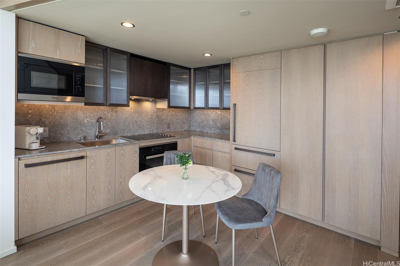 1000 Auahi St Honolulu - Rental - photo 7 of 25