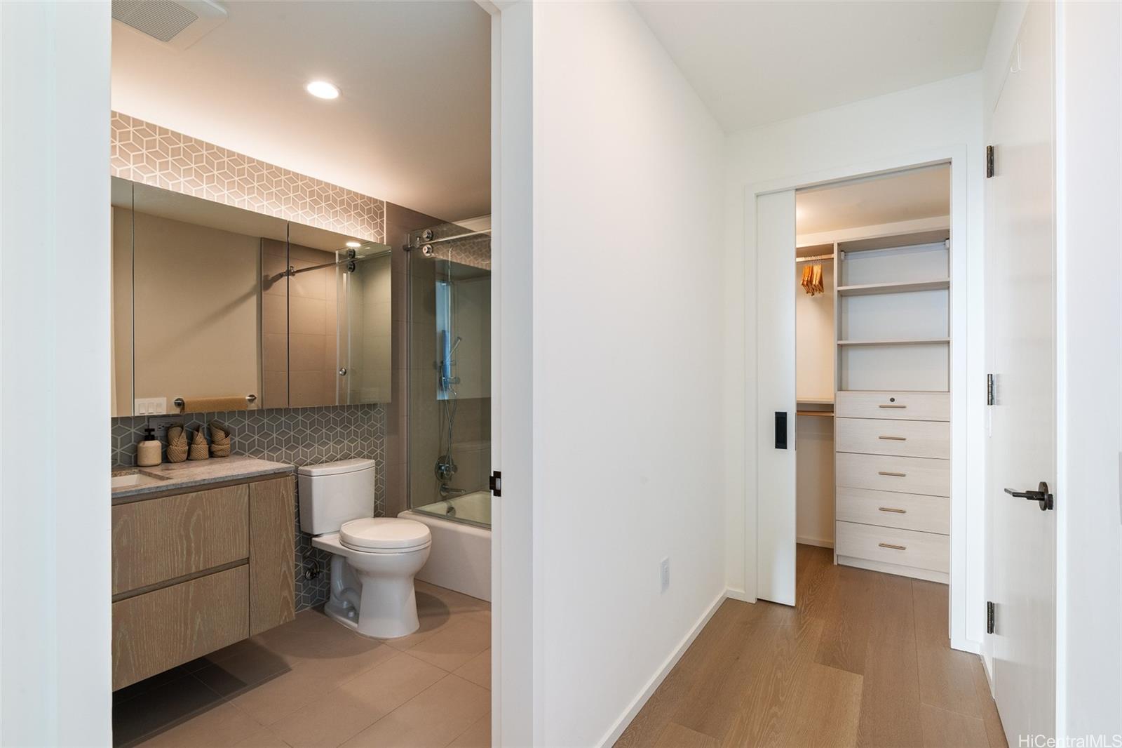 1000 Auahi St Honolulu - Rental - photo 23 of 25