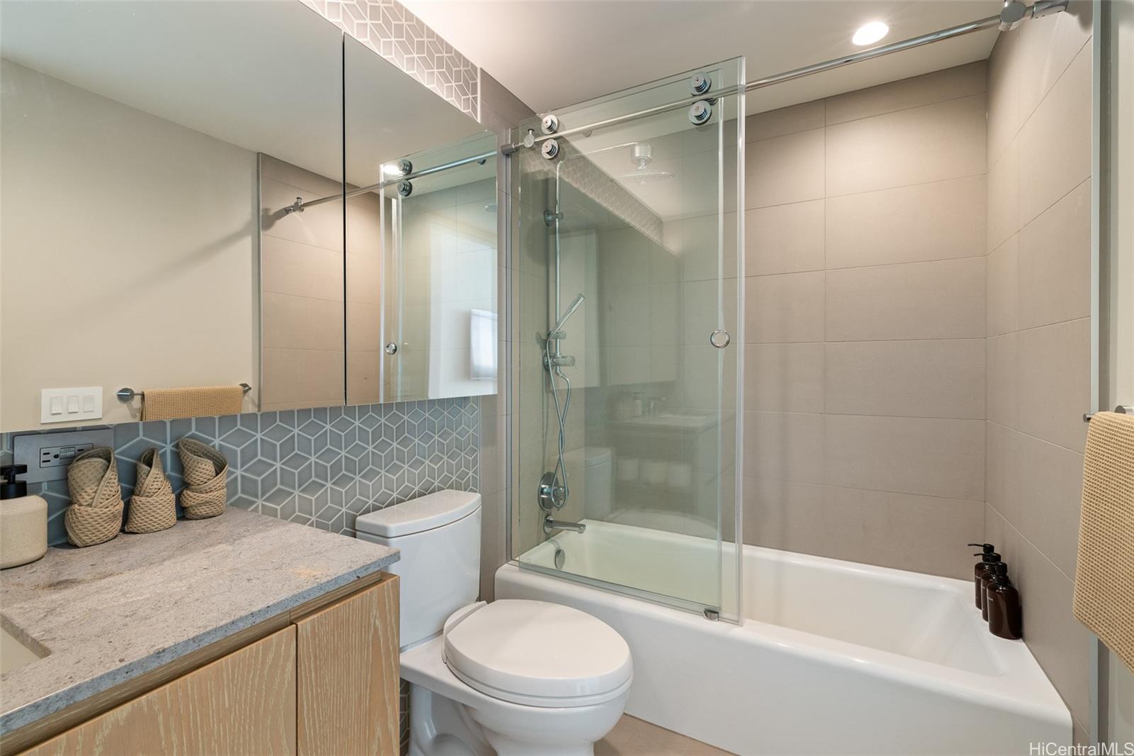 1000 Auahi St Honolulu - Rental - photo 24 of 25