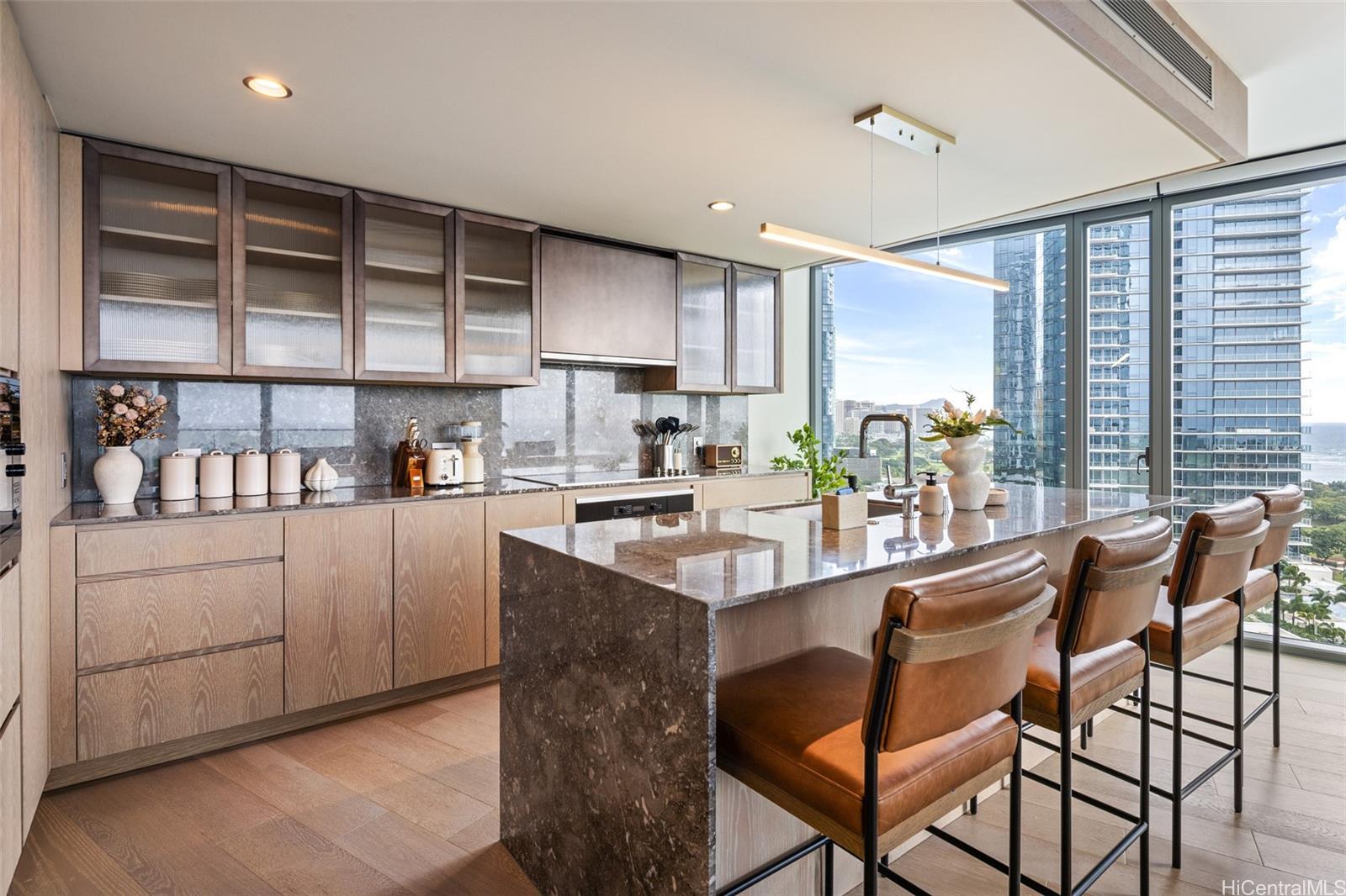 1000 Auahi St Honolulu - Rental - photo 7 of 25