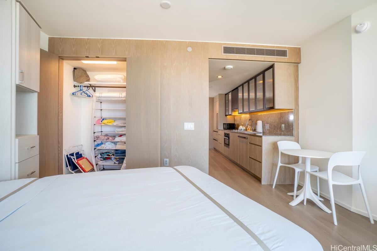 1000 Auahi St Honolulu - Rental - photo 15 of 18