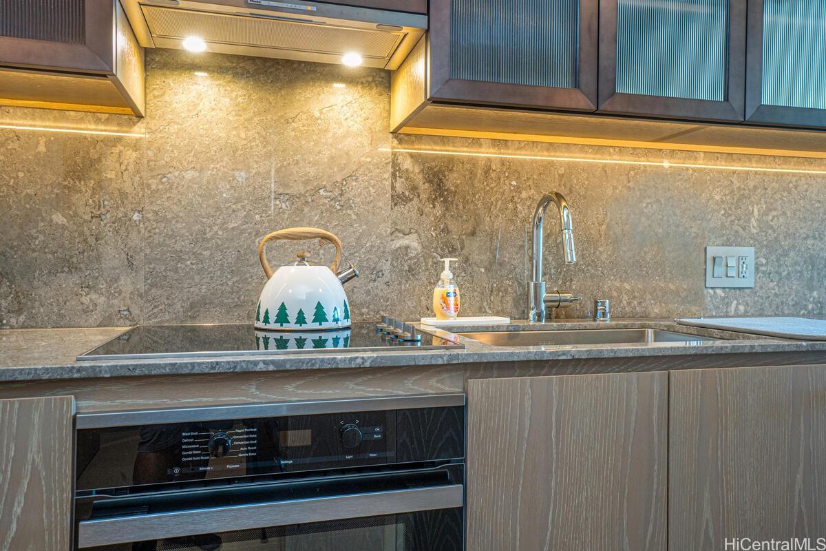 1000 Auahi St Honolulu - Rental - photo 8 of 18