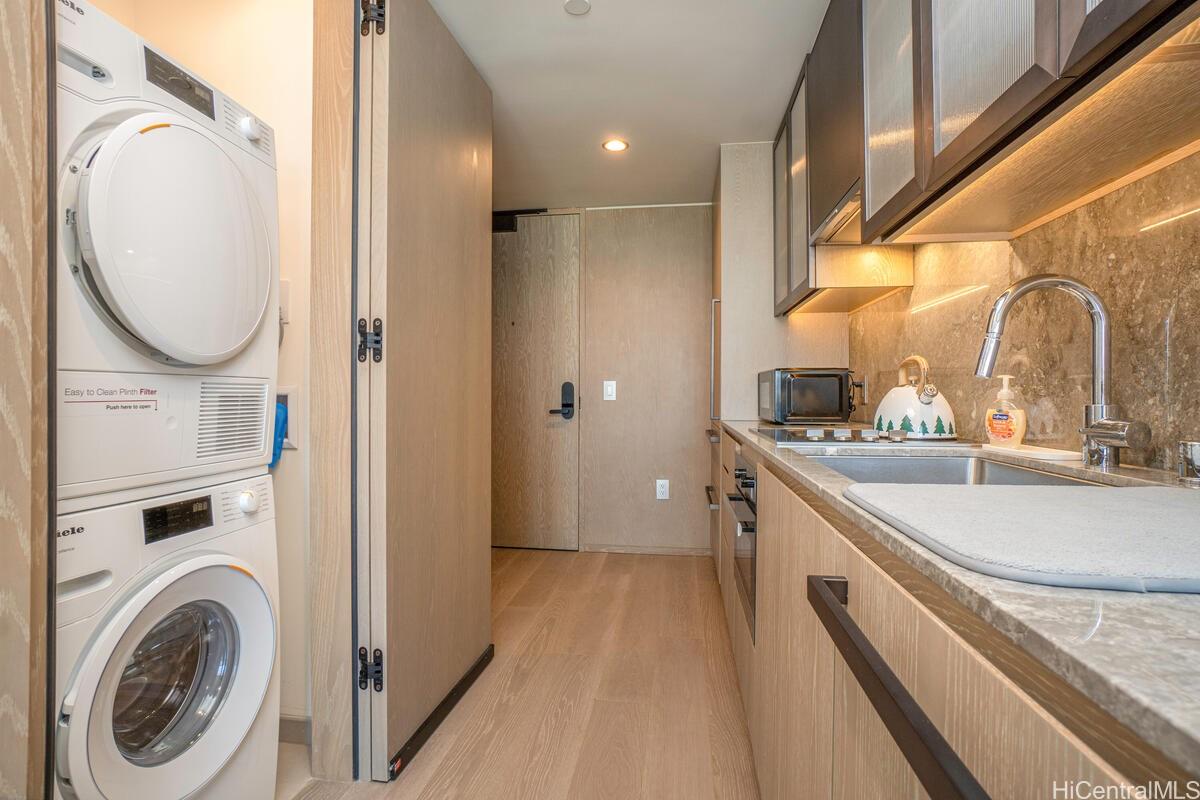 1000 Auahi St Honolulu - Rental - photo 10 of 18