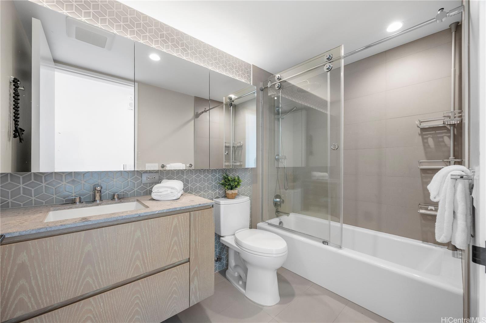 Koula condo # 2100, Honolulu, Hawaii - photo 16 of 25