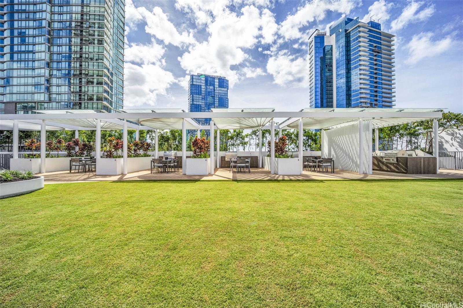 1000 Auahi St Honolulu - Rental - photo 18 of 21