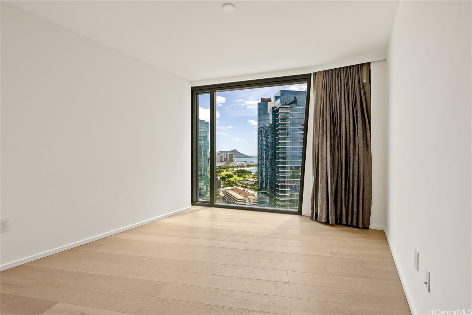 1000 Auahi St Honolulu - Rental - photo 12 of 25