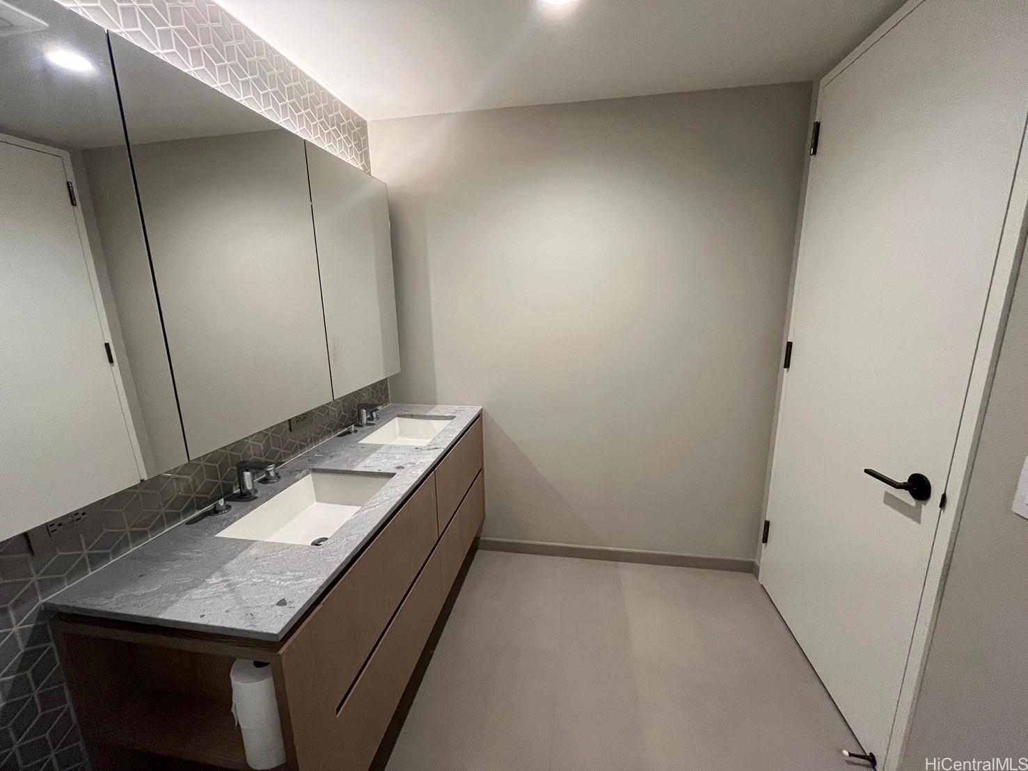 1000 Auahi Street Honolulu - Rental - photo 15 of 17