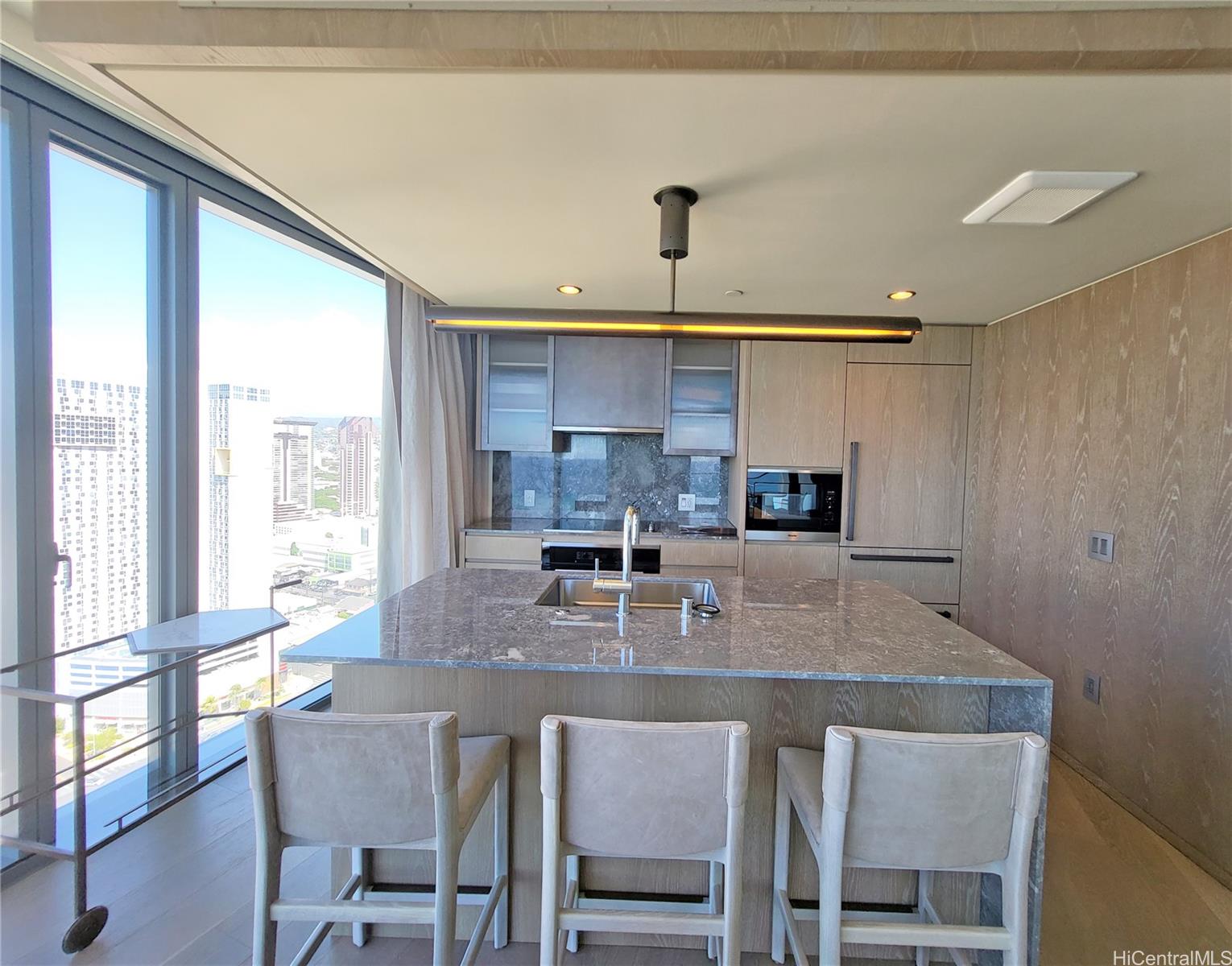 1000 Auahi St Honolulu - Rental - photo 8 of 25