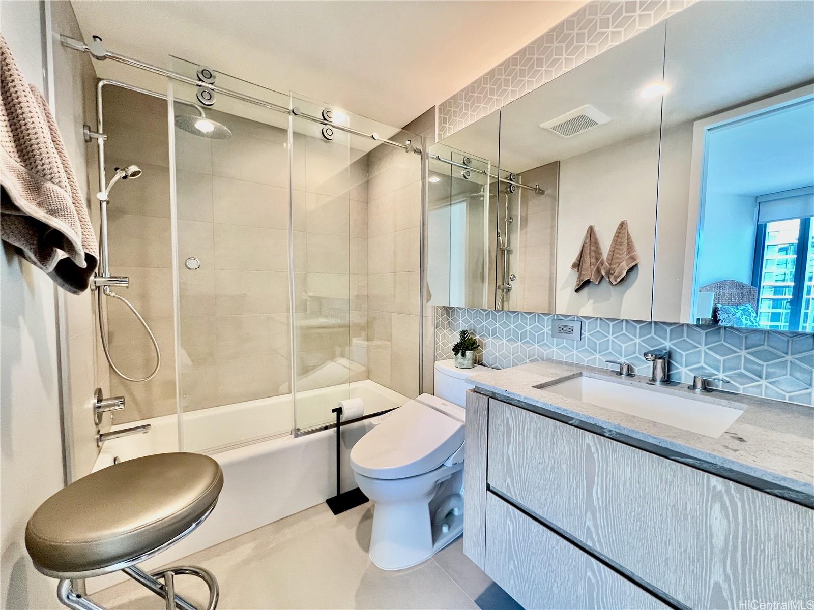 Koula condo # 3403, Honolulu, Hawaii - photo 6 of 22