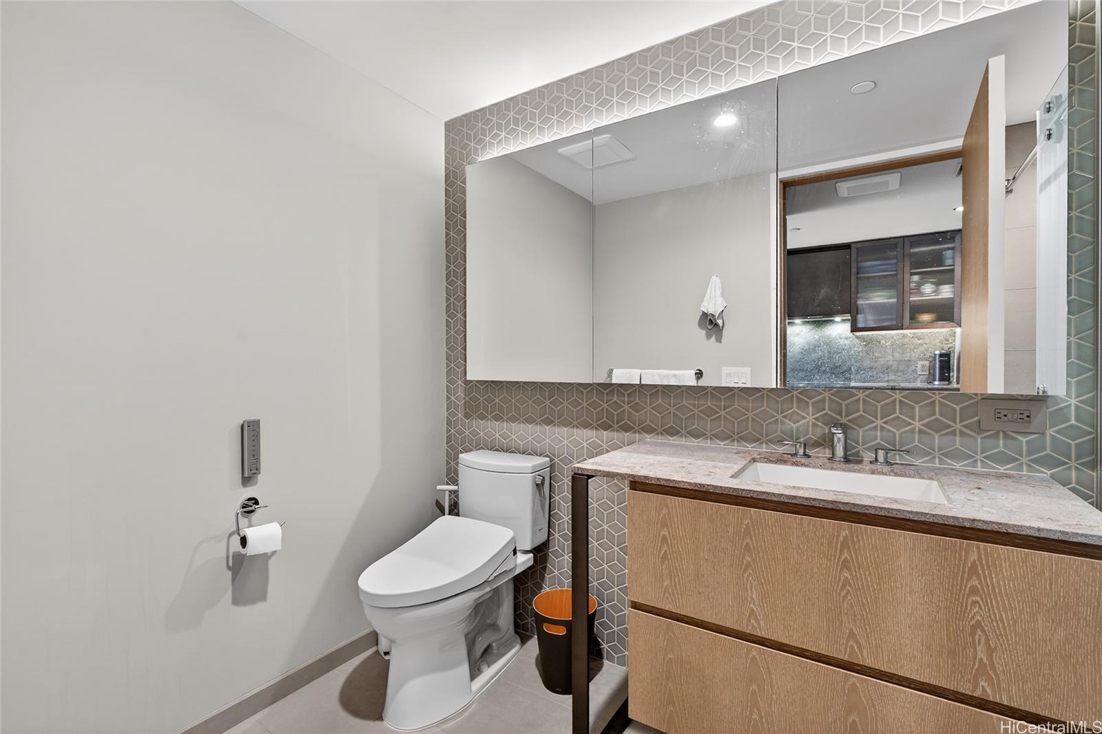 1000 Auahi St Honolulu - Rental - photo 12 of 25