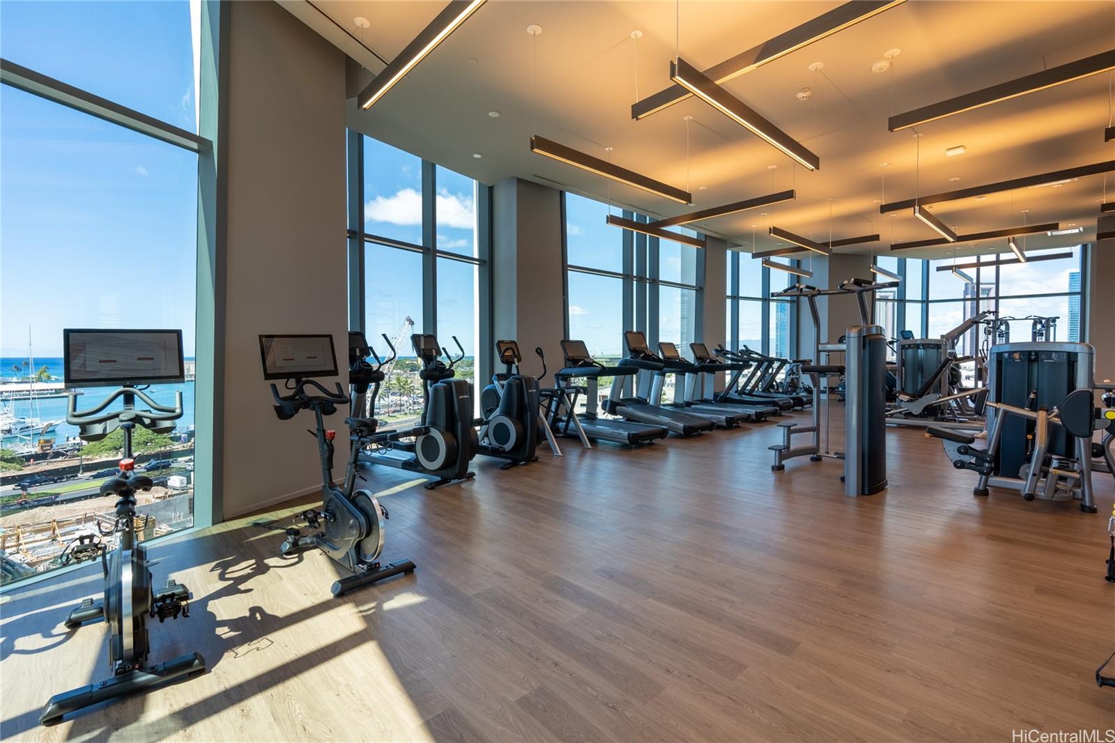 1000 Auahi St Honolulu - Rental - photo 19 of 25