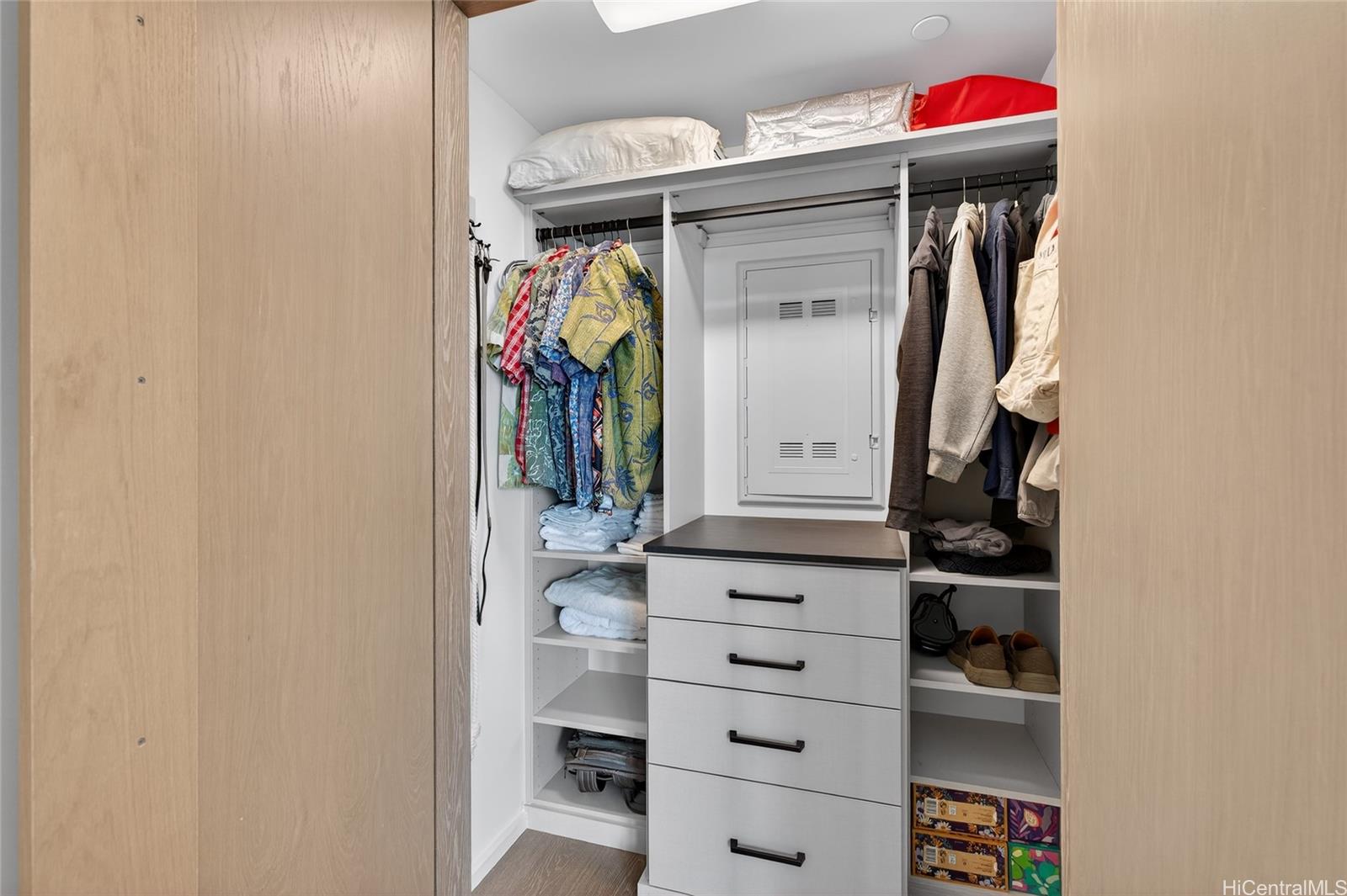 1000 Auahi St Honolulu - Rental - photo 6 of 25