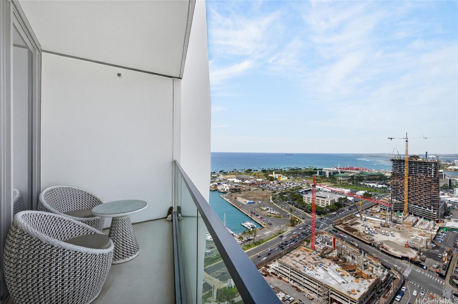 1000 Auahi St Honolulu - Rental - photo 7 of 25