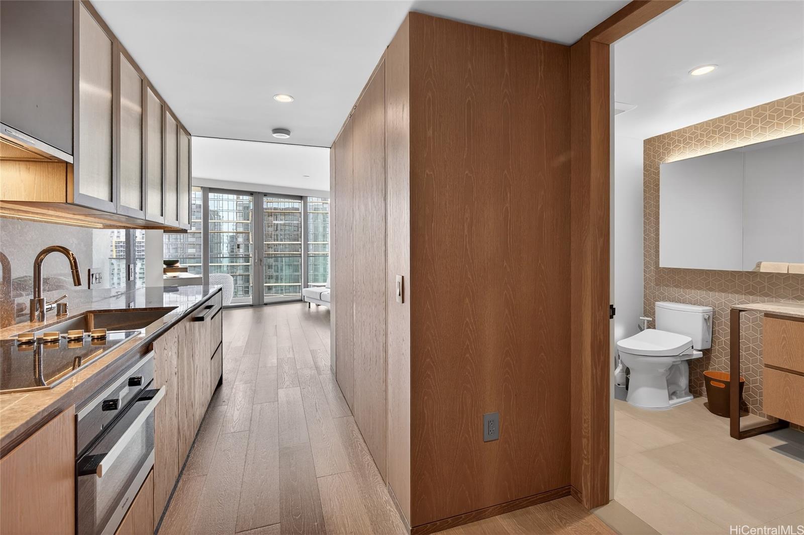 1000 Auahi St Honolulu - Rental - photo 10 of 25