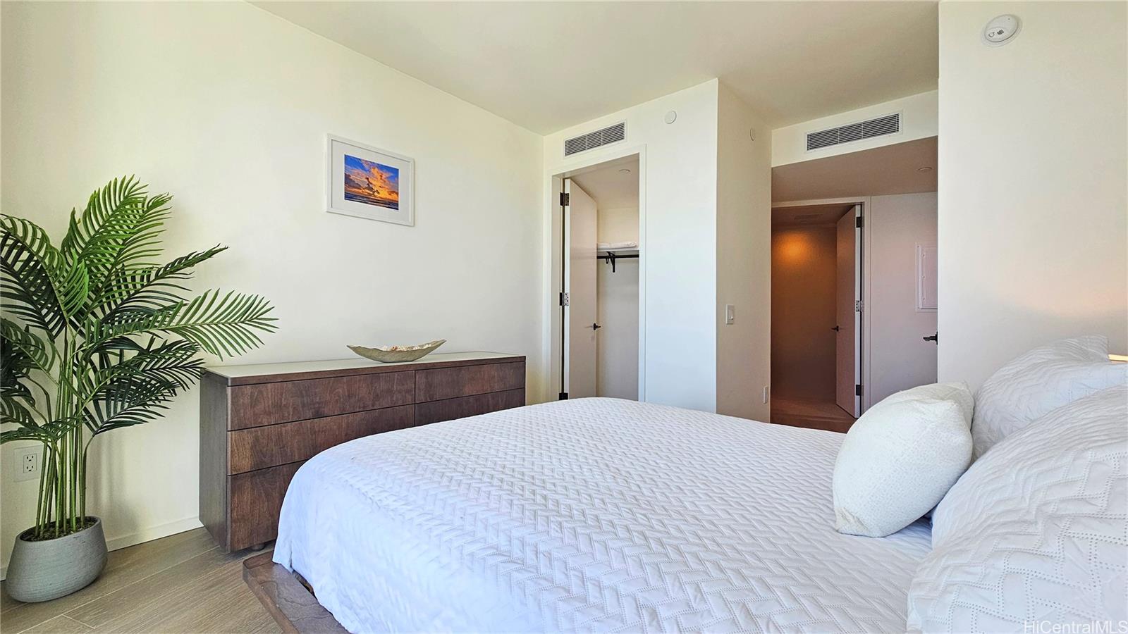 Koula condo # 3504, Honolulu, Hawaii - photo 8 of 25