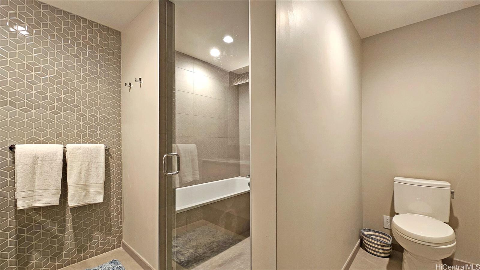 Koula condo # 3504, Honolulu, Hawaii - photo 11 of 25