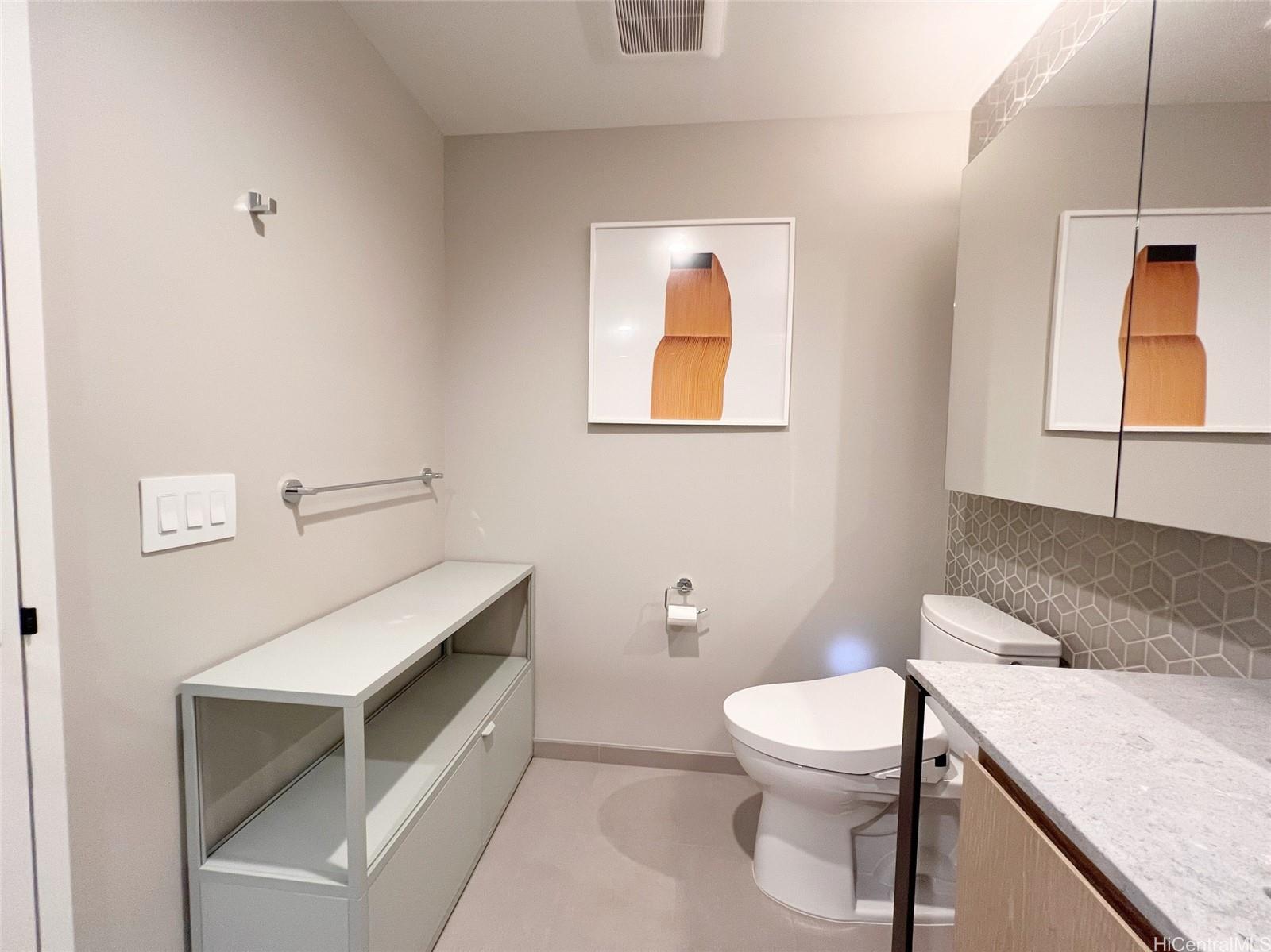 1000 Auahi St Honolulu - Rental - photo 2 of 21