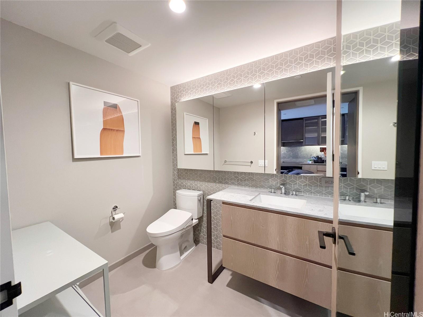 1000 Auahi St Honolulu - Rental - photo 4 of 21