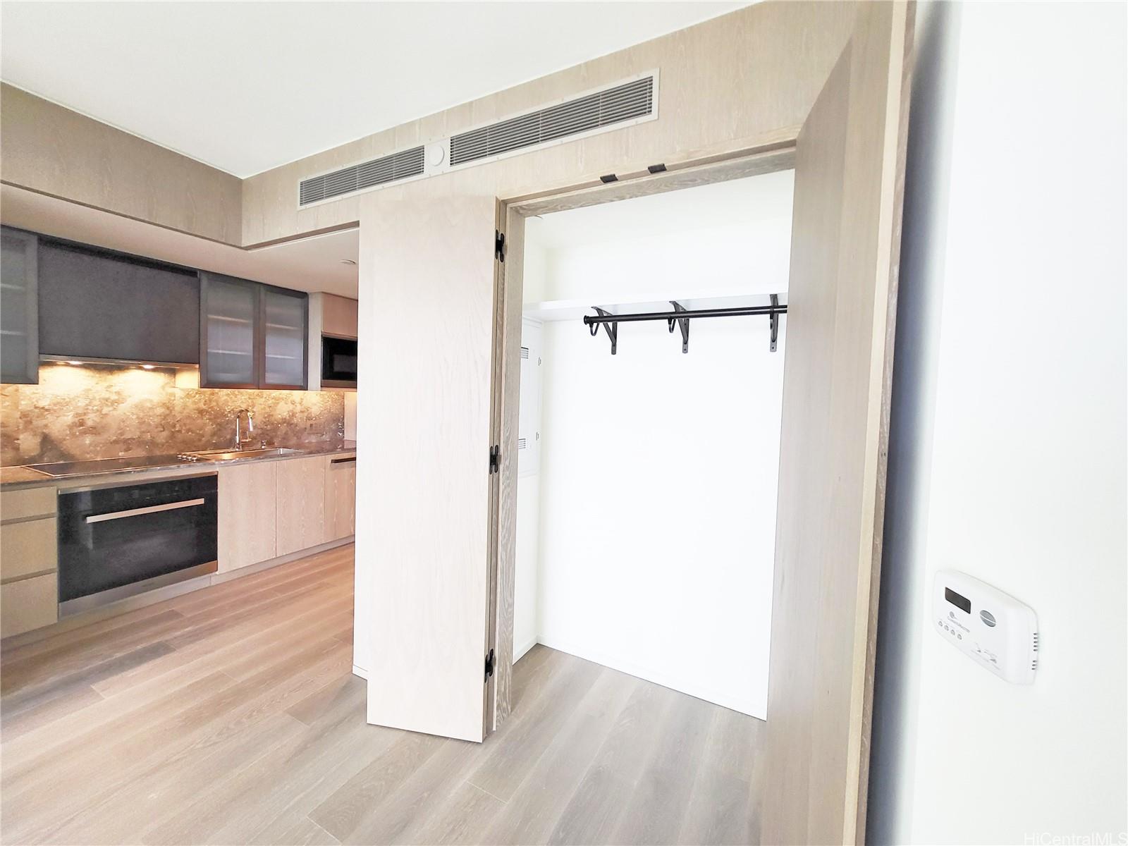 1000 Auahi St Honolulu - Rental - photo 5 of 25