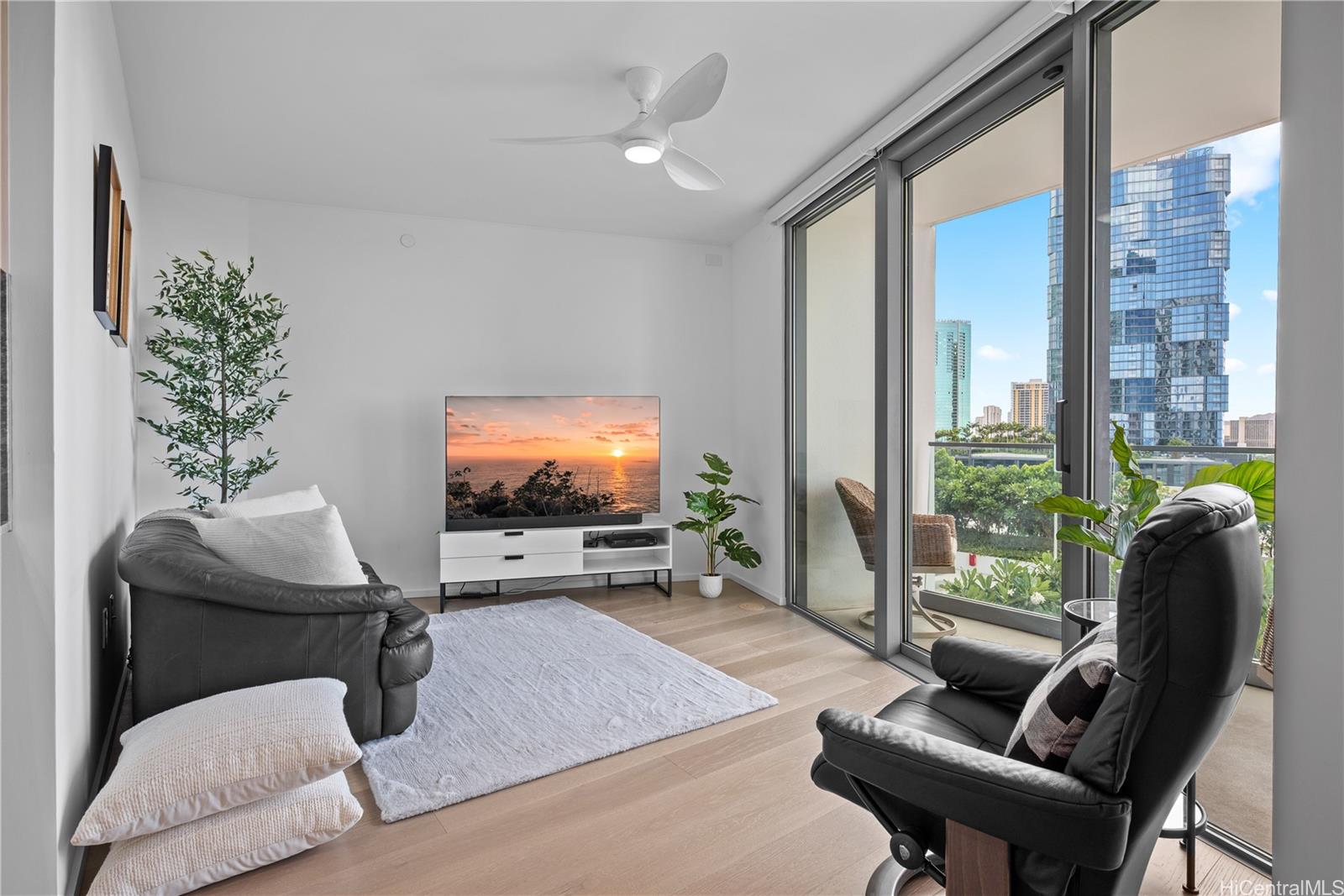 Koula condo # 906, Honolulu, Hawaii - photo 2 of 25