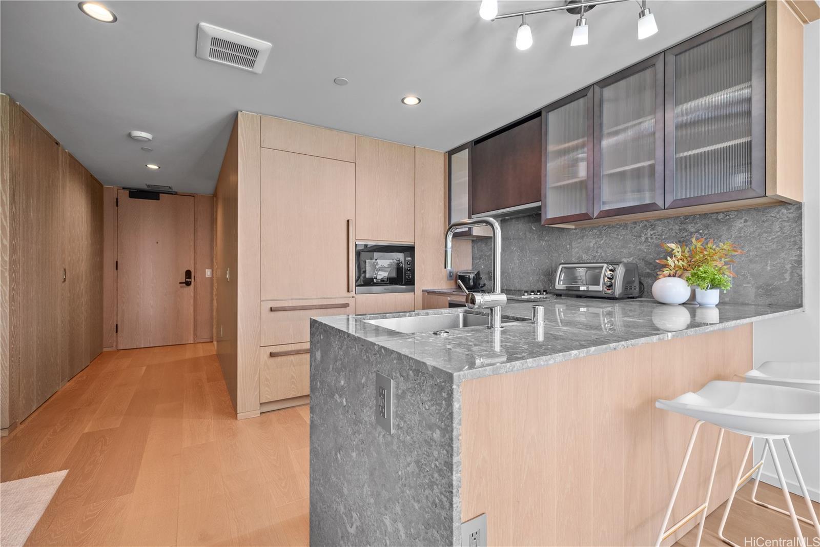 Koula condo # 906, Honolulu, Hawaii - photo 5 of 25