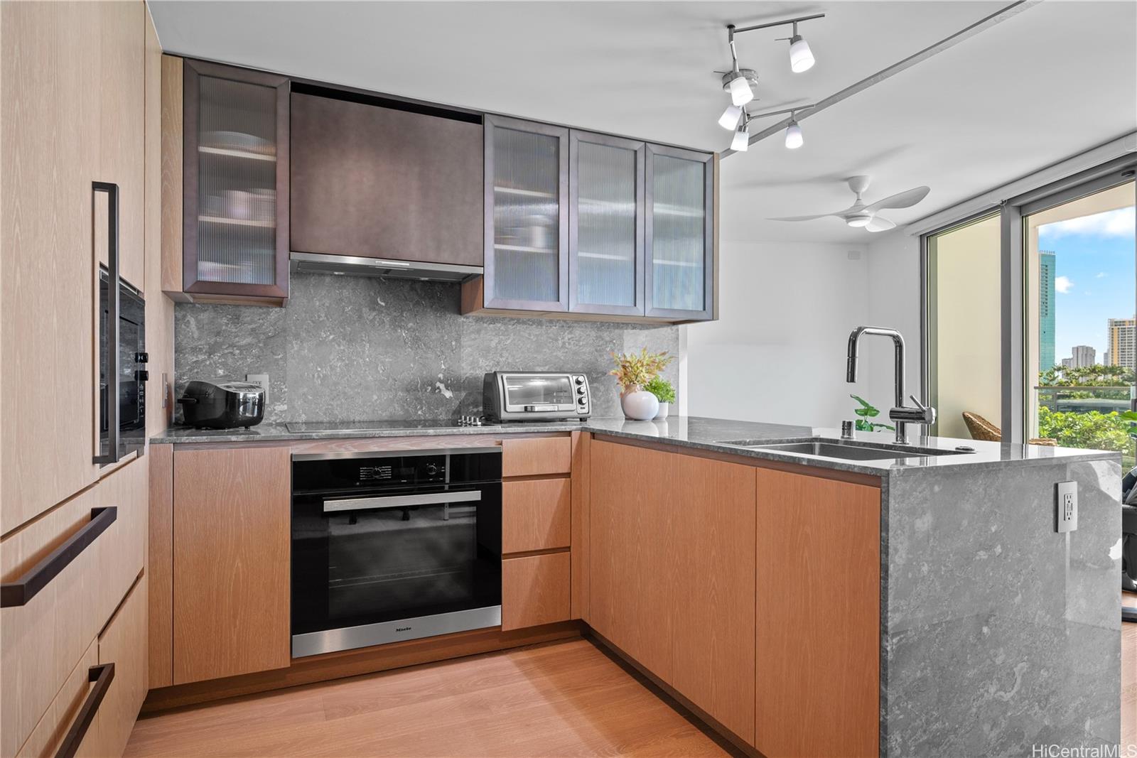 Koula condo # 906, Honolulu, Hawaii - photo 6 of 25