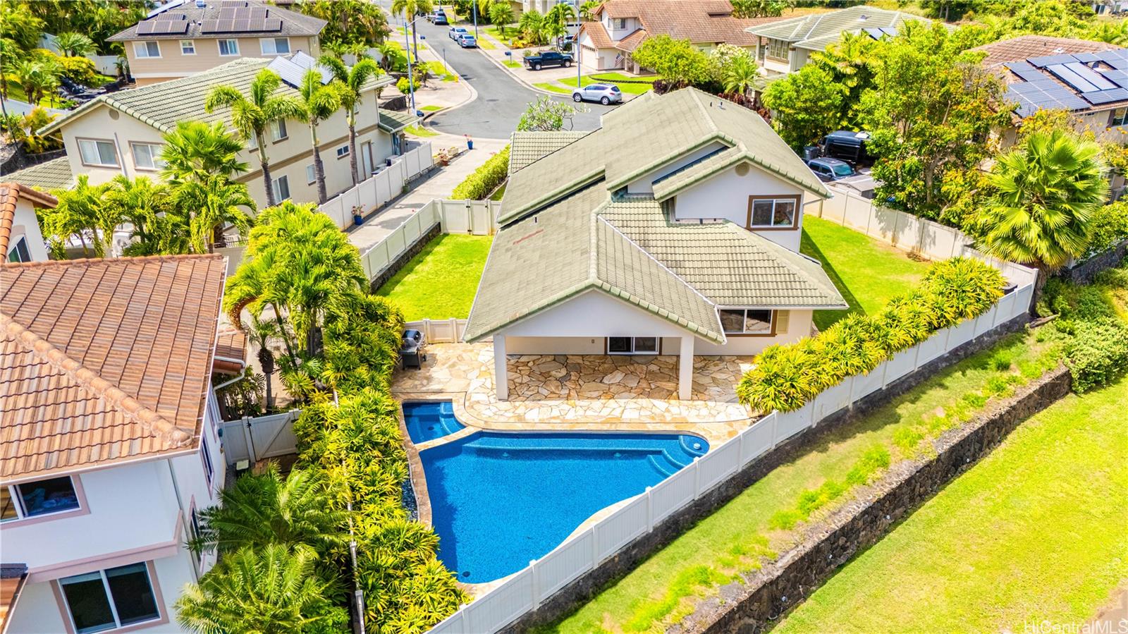 1000  Kaolo Street Kamilo Nui, Hawaii Kai home - photo 22 of 25