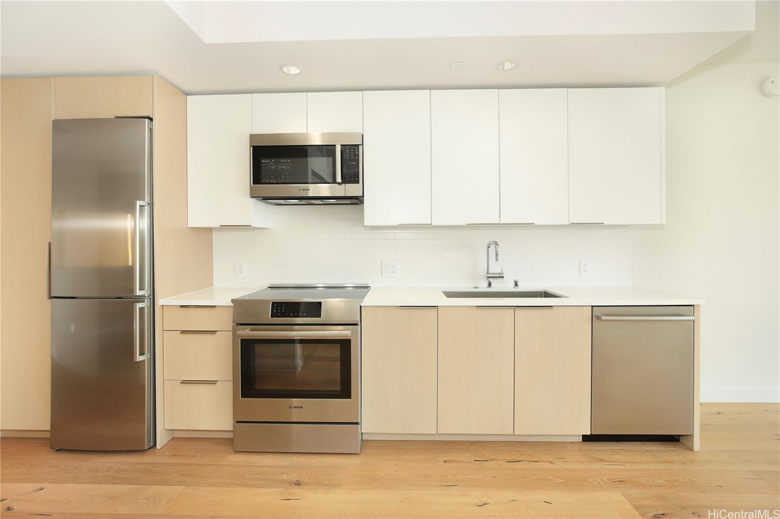 1001 Queen St Honolulu - Rental - photo 2 of 22