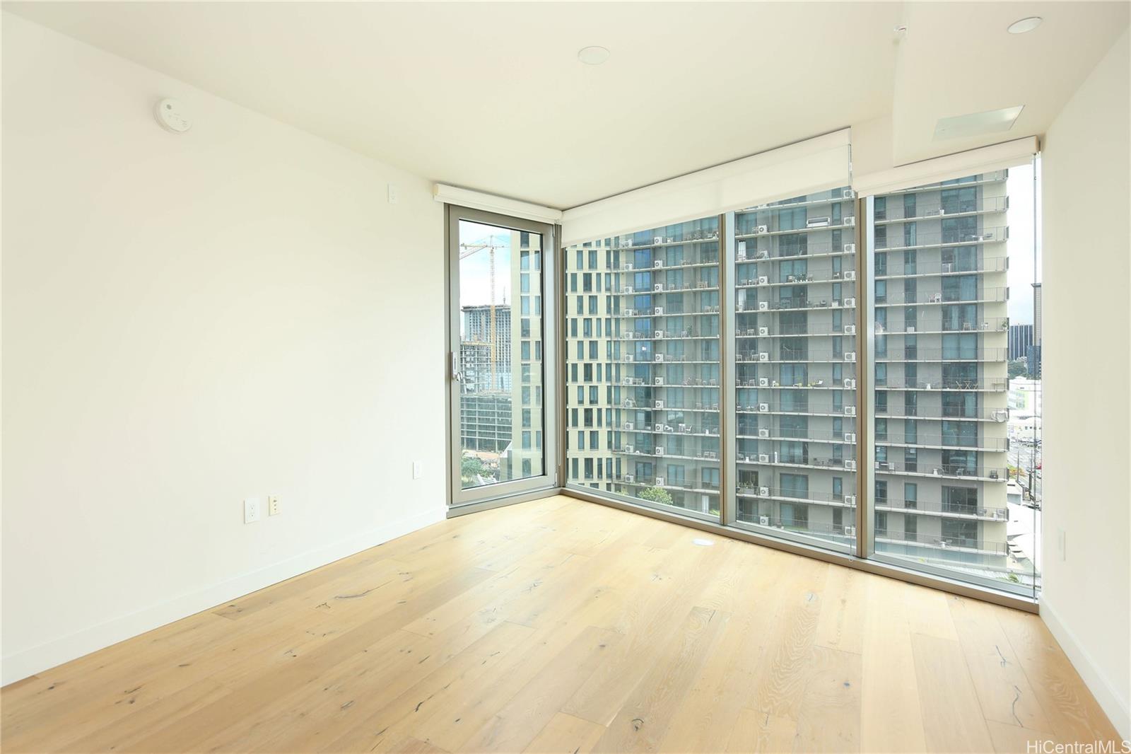 1001 Queen St Honolulu - Rental - photo 5 of 22