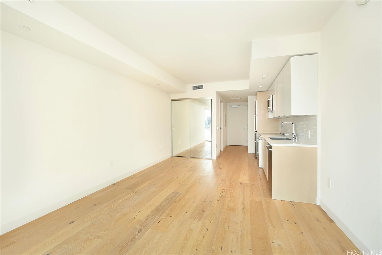 1001 Queen St Honolulu - Rental - photo 7 of 22