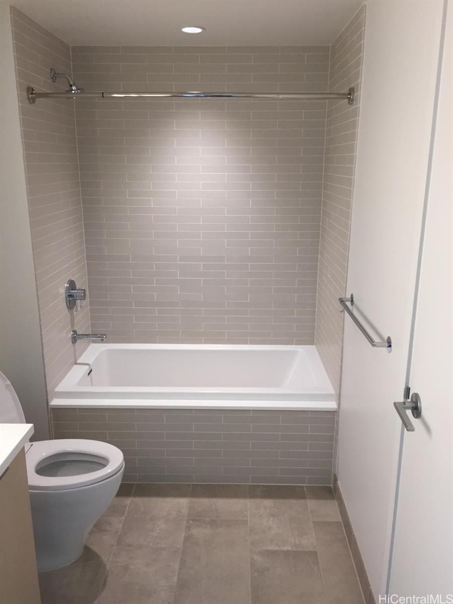 1001 Queen Street Honolulu - Rental - photo 7 of 24