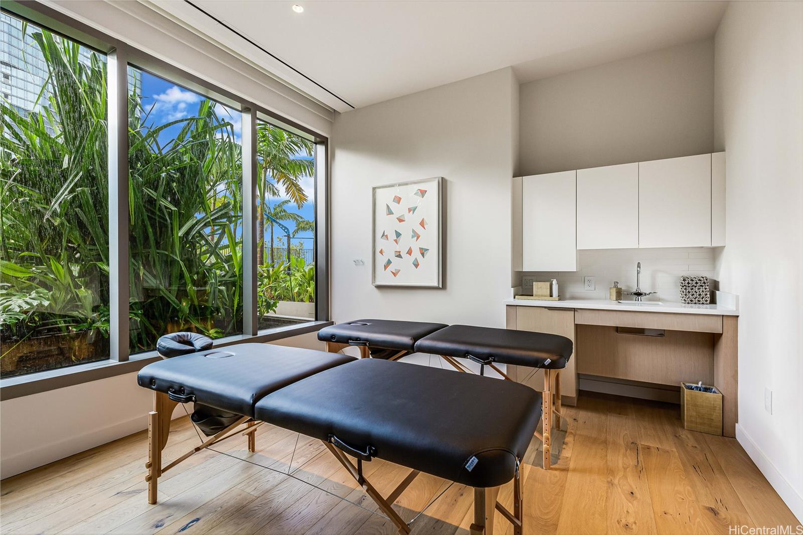 Ae'o condo # 1204, Honolulu, Hawaii - photo 23 of 25