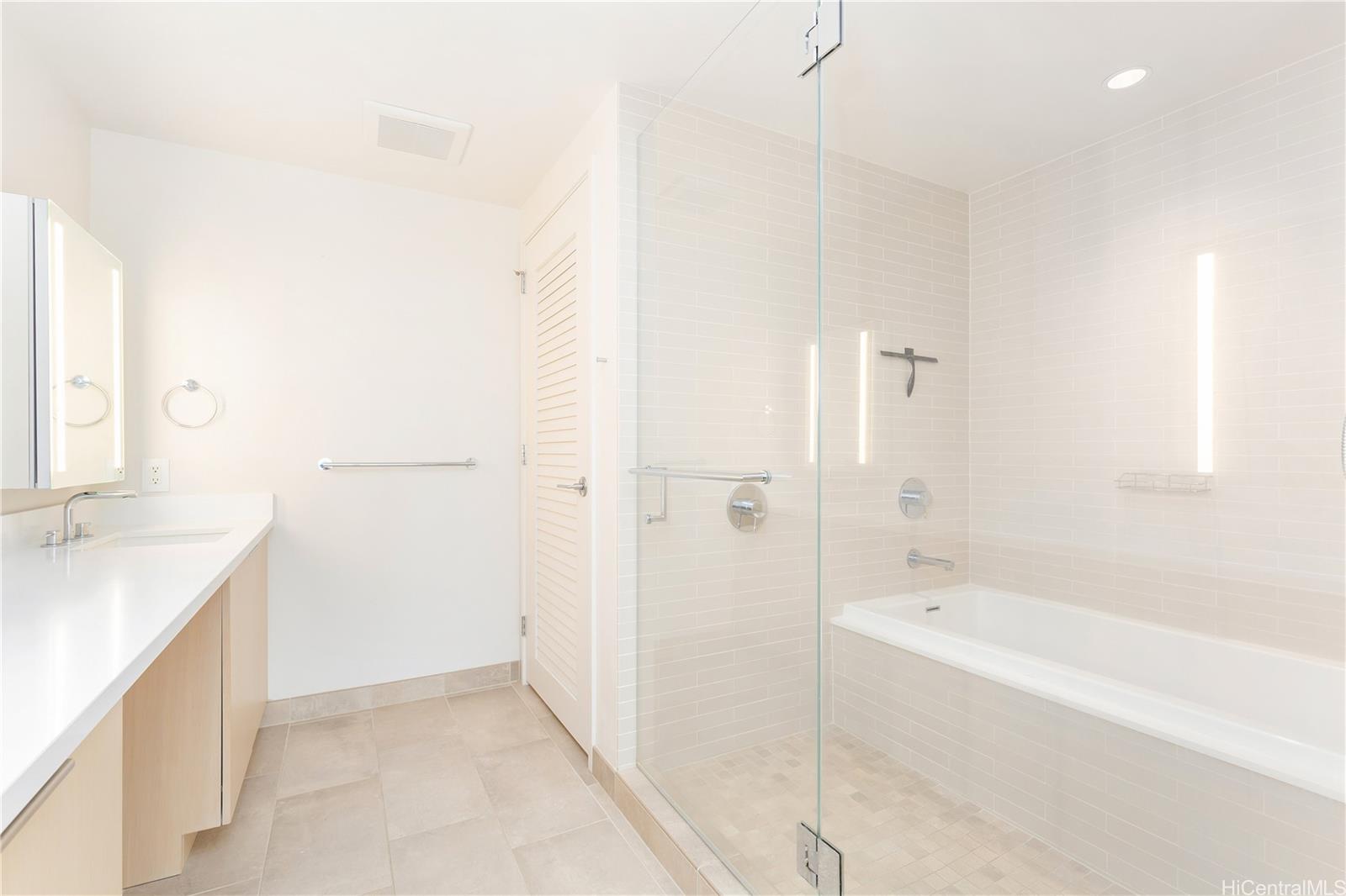 Ae'o condo # 1204, Honolulu, Hawaii - photo 9 of 25