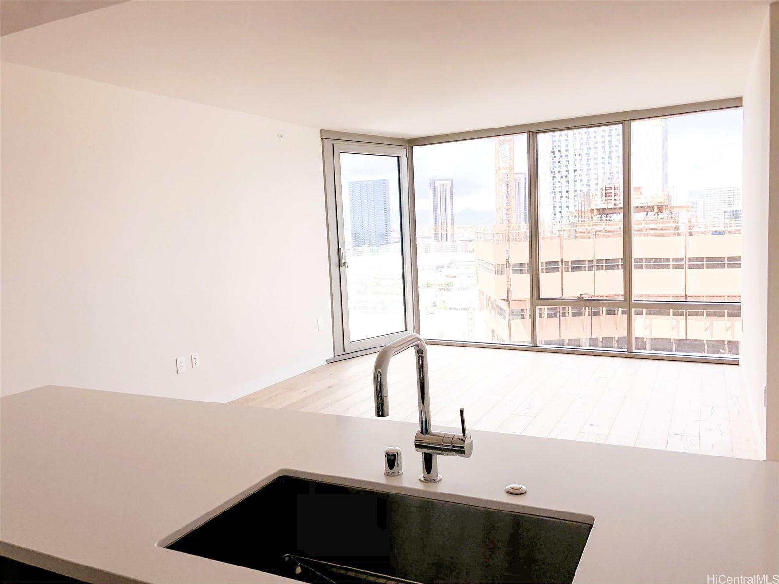 1001 Queen St Honolulu - Rental - photo 2 of 14