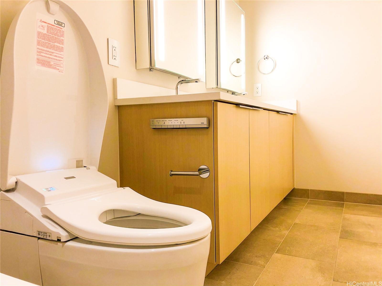 1001 Queen St Honolulu - Rental - photo 5 of 14