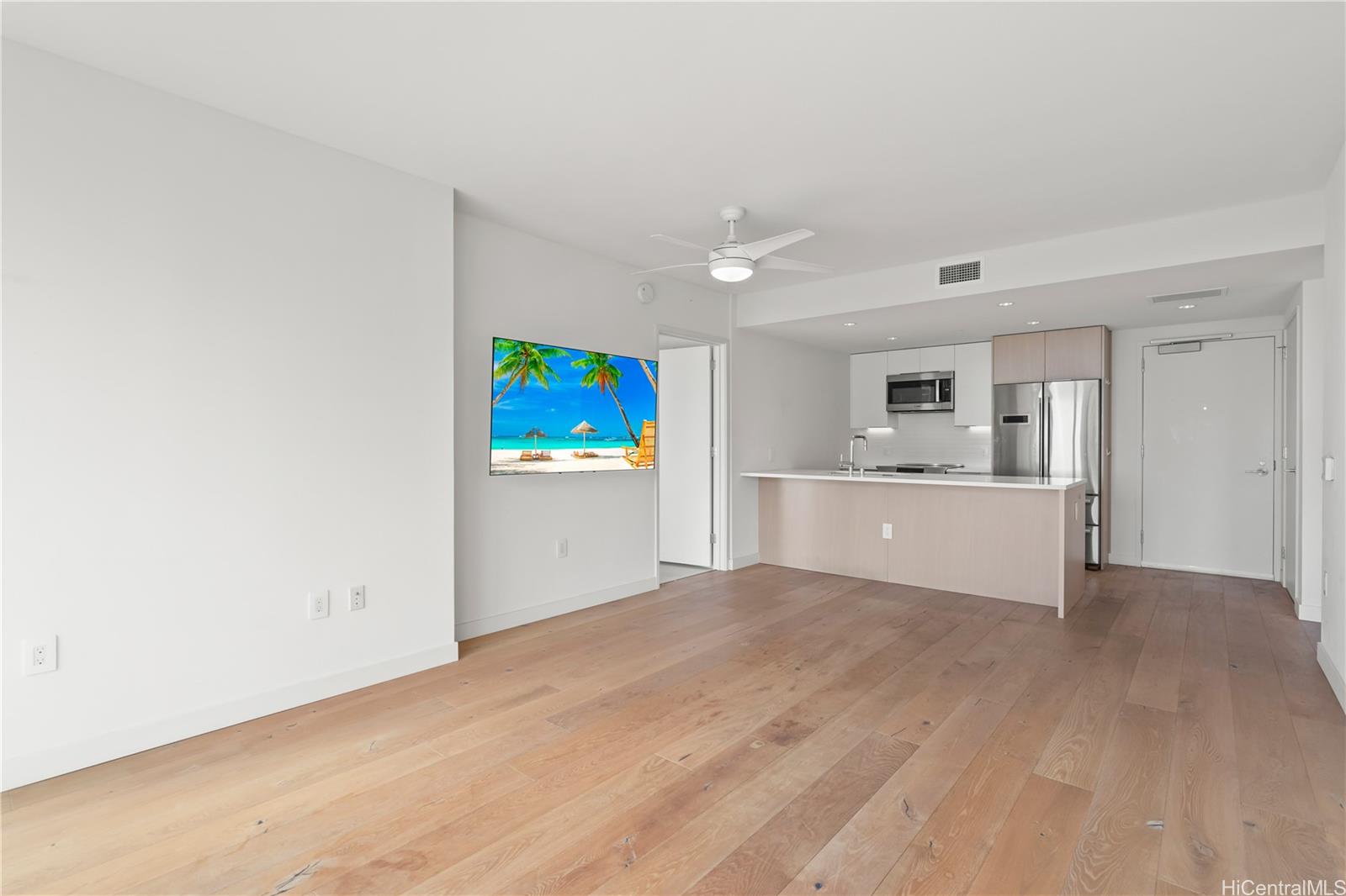 1001 Queen Street Honolulu - Rental - photo 2 of 24