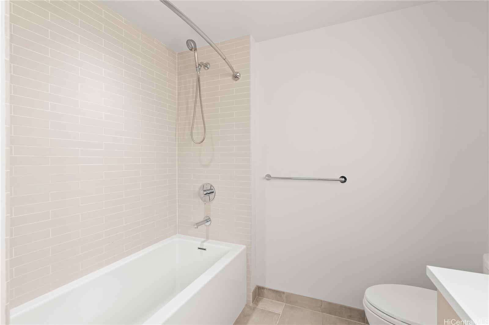 1001 Queen Street Honolulu - Rental - photo 11 of 24